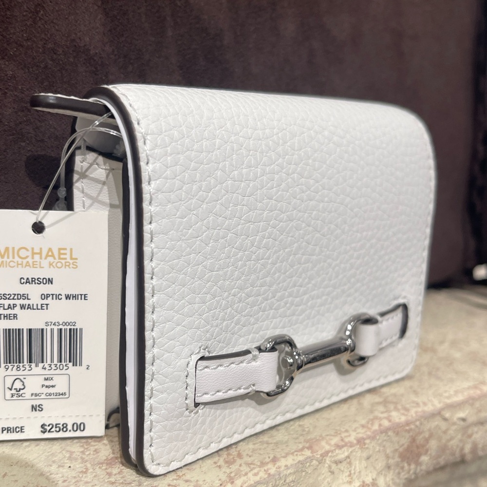MICHAEL KORS Carson Small Pebbled Leather Wallet
Optic White 
NWT - Picture 4 of 16